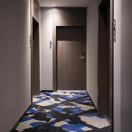 Palais Saleya Boutique מלון 4*