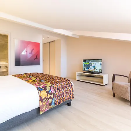 Отель Palais Saleya Boutique 4*