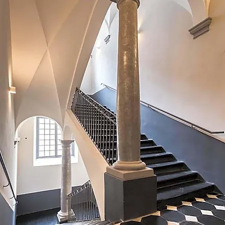 Palais Saleya Boutique Nicea